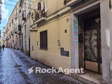 MONOLOCALE CON BAGNO, IDEALE ANCHE USO COMMERCIALE