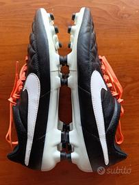 Scarpe da calcio per terreni compatti NikeTiempo