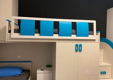 Cameretta letto a ponte con 2 armadi e scaletta