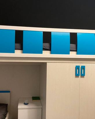 Cameretta letto a ponte con 2 armadi e scaletta