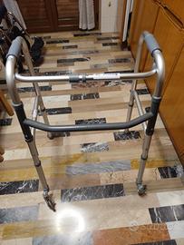 Girello deambulatore