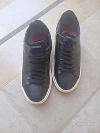 Walk on 2.0 Nera - Roses Black