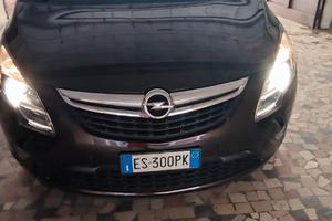Zafira tourer metano