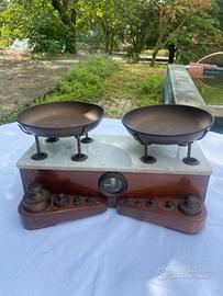 Bilancia Vintage d'Epoca in Legno e Marmo con Piat