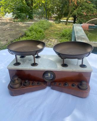 Bilancia Vintage d'Epoca in Legno e Marmo con Piat