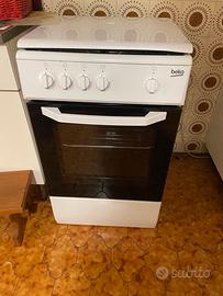 Fornello 4 fuochi e forno