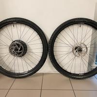 Set cerchi allumin. tubless Edge 650b 27,5 + gomme