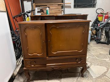 Mobile in legno a due ante