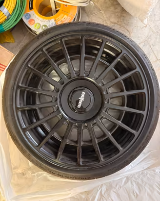 Rotiform LAS-R 8.5 18’’ 4x100 4x108