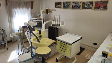Attrezzatura e arredamento per studio dentistico