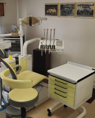 Attrezzatura e arredamento per studio dentistico