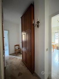 Mobile in legno massiccio