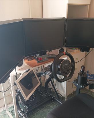 Triplo monitor più braccio per simulatore o Gaming