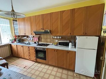 Cucina in legno massiccio