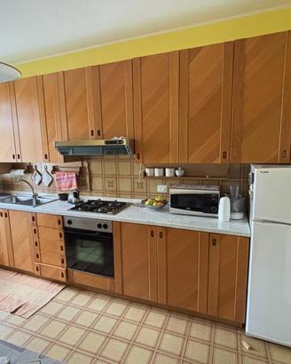 Cucina in legno massiccio