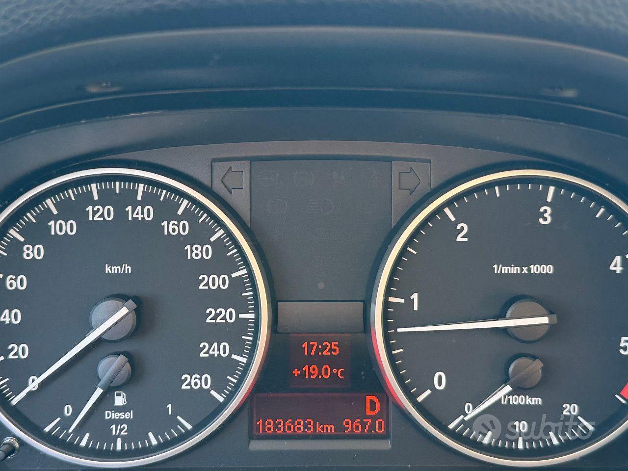 BMW 320D Coupe 2010 photo 5