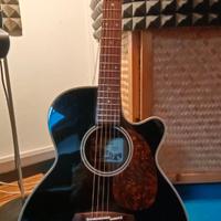 chitarra acustica Takamine