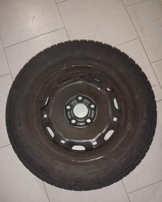 4 gomme invernali per polo del 2006 con cerchioni