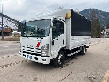 FURGONE ISUZU
