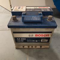 Batteria auto Bosch S4 002 - 470A (EN) - 52Ah 12V.