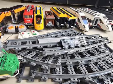 Set Lego “Stazione ferroviaria” con tantissimi bin