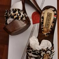 sandali leopardati in legno 