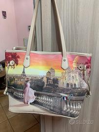 Borsa con panorama Parigi