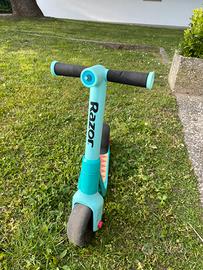 Monopattino bambini Razor Scooter Shark