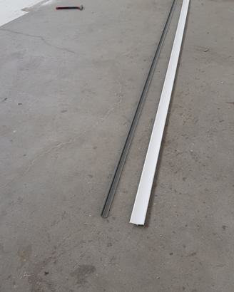 Raccordo perimetrale in PVC bianco