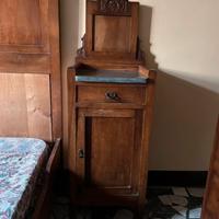 Comodini e letto in legno vintage