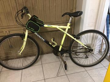 Bicicletta bianchi come nuova più accessori