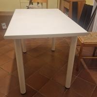 Tavolo bianco