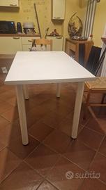 Tavolo bianco