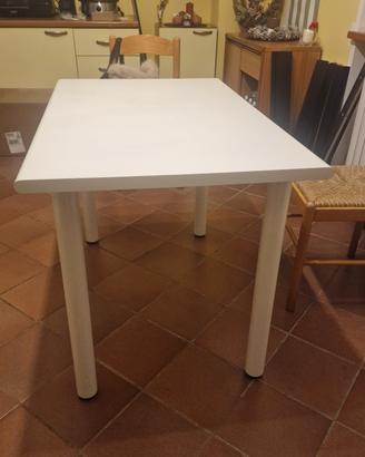 Tavolo bianco