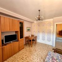 Poli: appartamento adiacente servizi