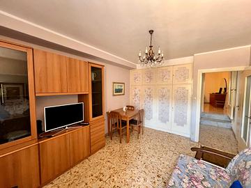 Poli: appartamento adiacente servizi