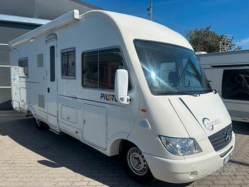 Pilote EXPLORATEUR 713 JL