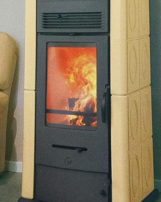 Stufa a legna ventilata Thermorossi