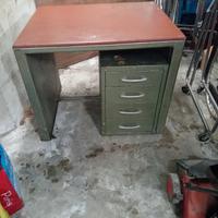 Scrivania ufficio vintage in metallo tipo Carlotti