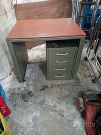 Scrivania ufficio vintage in metallo tipo Carlotti