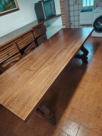 TAVOLO IN LEGNO MASSICCIO