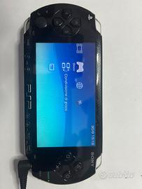 Sony PSP-1004 Fat + 2 Memory Stick 4GB + accessori