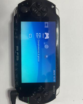 Sony PSP-1004 Fat + 2 Memory Stick 4GB + accessori
