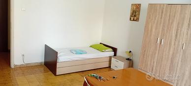 Stanza per studentesse/impiegate - Catania Centro