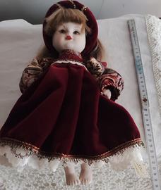 bambola in porcellana 