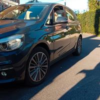 BMW 218 Luxury Acrtive