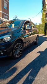 BMW 218 Luxury Acrtive