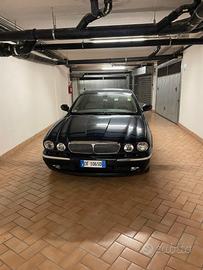 Auto di Lusso: JAGUAR XJ8 del 2007