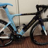 Colnago Concept freni disco, shimano 11V