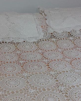 coperta letto matrimoniale ricamata a mano